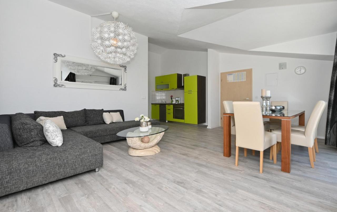 טרוגיר Apartments Villa Filip מראה חיצוני תמונה